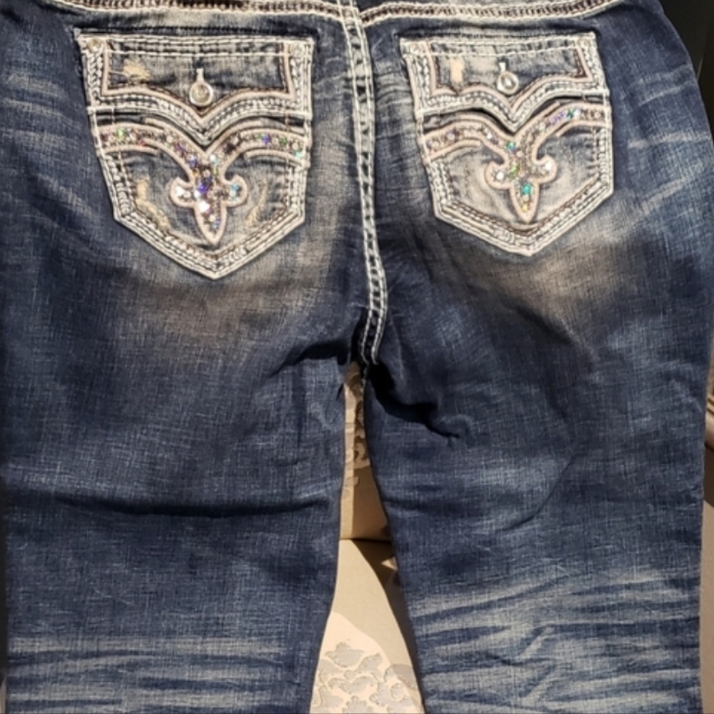 🤘ROCK REVIVAL🎸 VIEN SEQUINED EMBROIDERED CAPRI  CROPPED JEANS 29